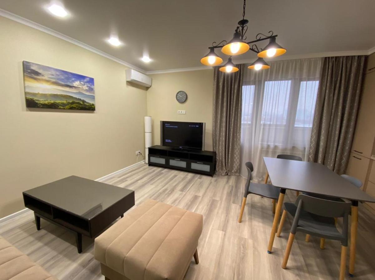 Vip Apartment Mountain View アルマトイ エクステリア 写真